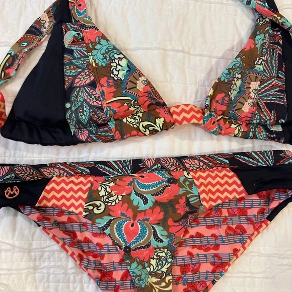 Maaji Swimsuit Bikini - Picture 2 of 6